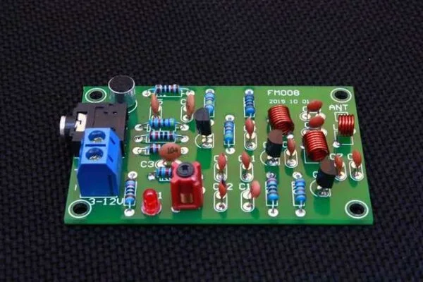 Placa montada de transmissor de fm ou kit para montar com 2 transistor