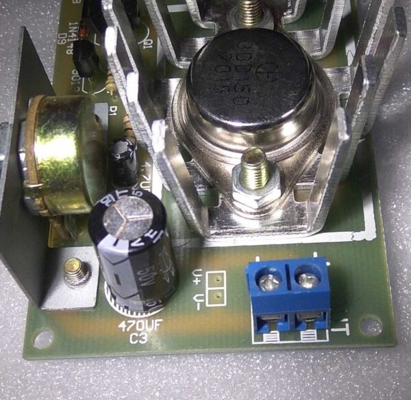 Fonte ajustavel 30v 2a com transistor 3dd15d kit para montar 6